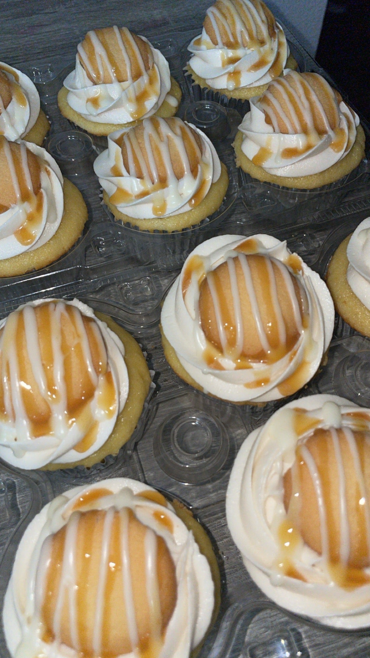 Banana Pudding Cupcakes 12ct