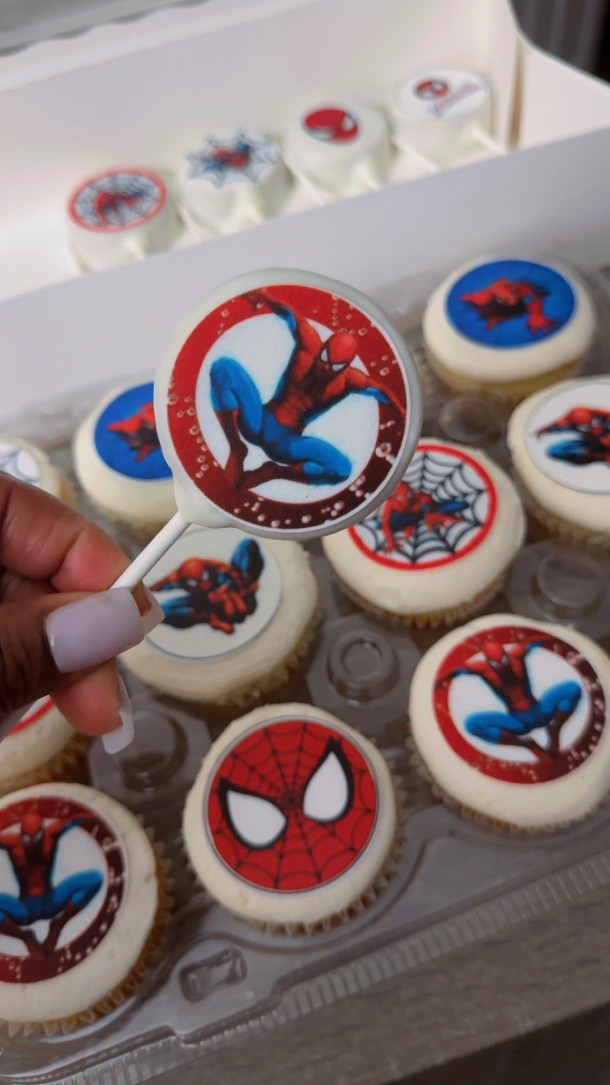 Cake Pops With Edible Images 12ct