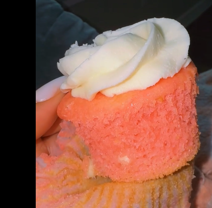 White Chocolate Strawberry  Cupcakes 12ct