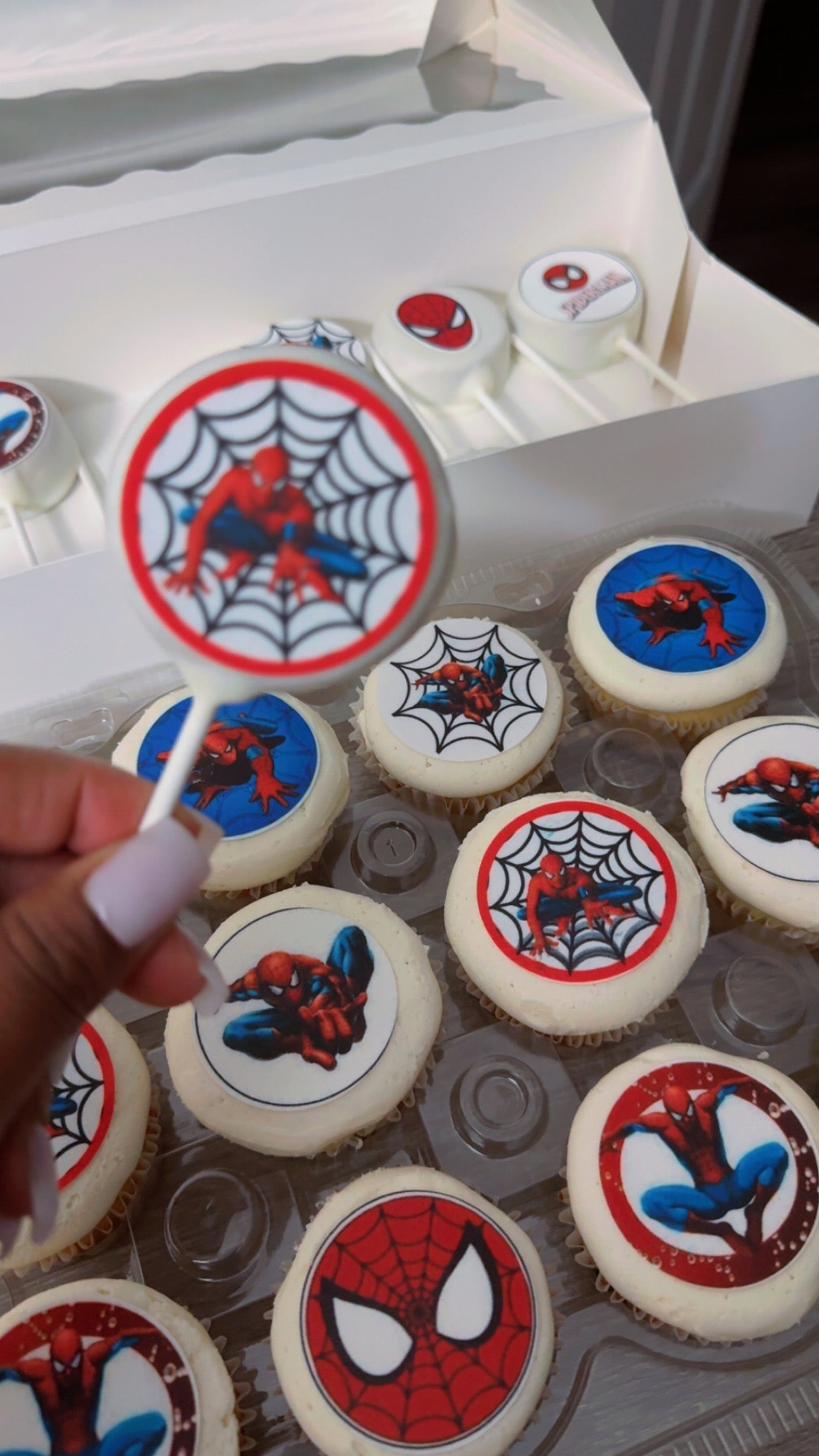 Cake Pops With Edible Images 12ct